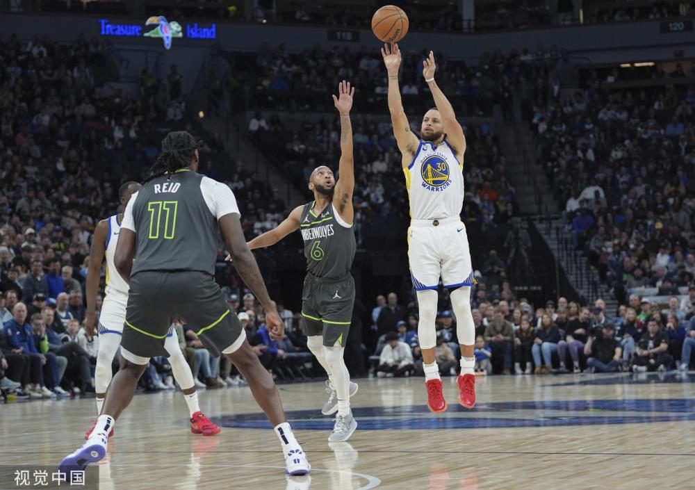 的更衣室带 的更衣室带