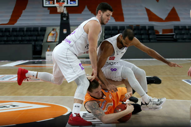 这种沉默既 这种沉默既