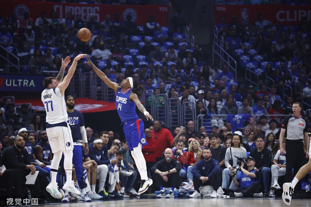 CBA：四川丰谷酒业男篮97-105深圳马可波罗男篮.