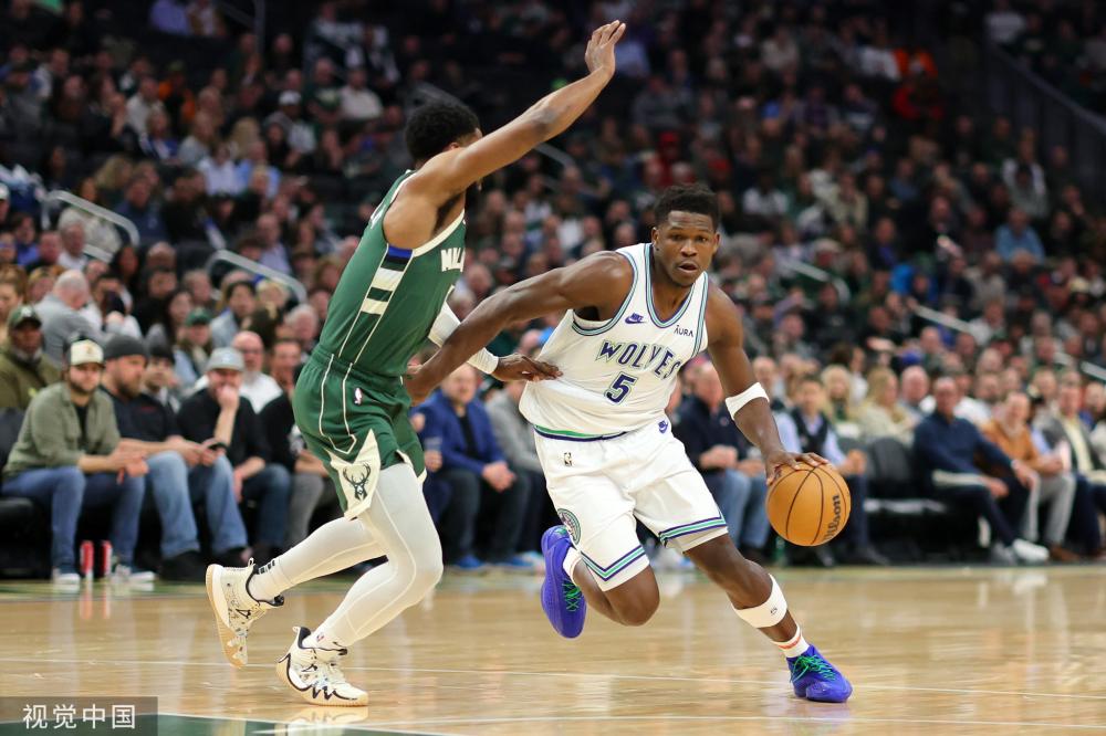 恐怖攻击力！18年西甲，梅西双响苏牙戴帽，巴萨6-1大胜赫罗纳.